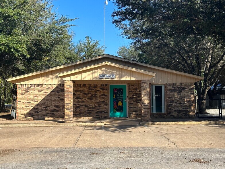 628 N Avenue D, Springtown, TX à vendre - Photo de l’immeuble – Image 2 sur 5