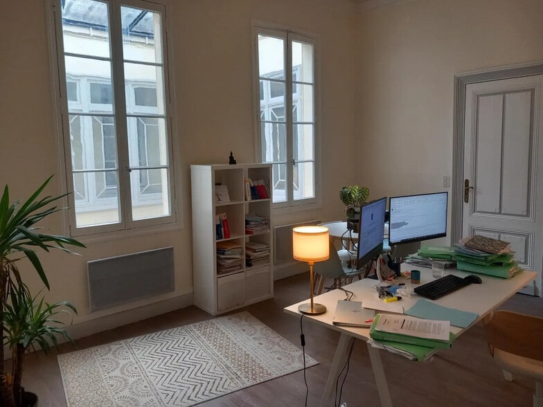 Bureau dans Bordeaux à louer - Photo de l’immeuble – Image 2 sur 9