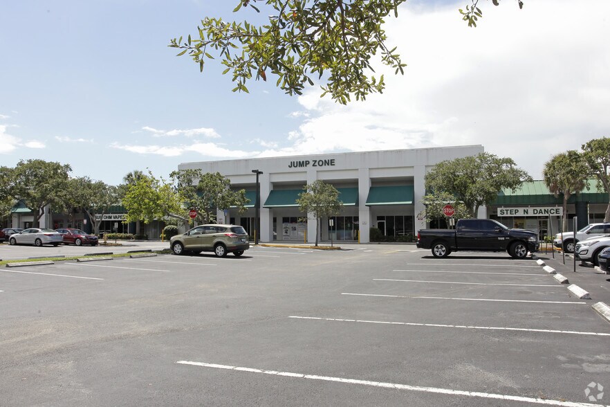 10018-10146 W Oakland Park Blvd, Sunrise, FL à louer - Photo de l’immeuble – Image 3 sur 7