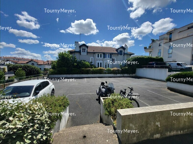 Bureau dans Bayonne à vendre - Photo de l’immeuble – Image 3 sur 11