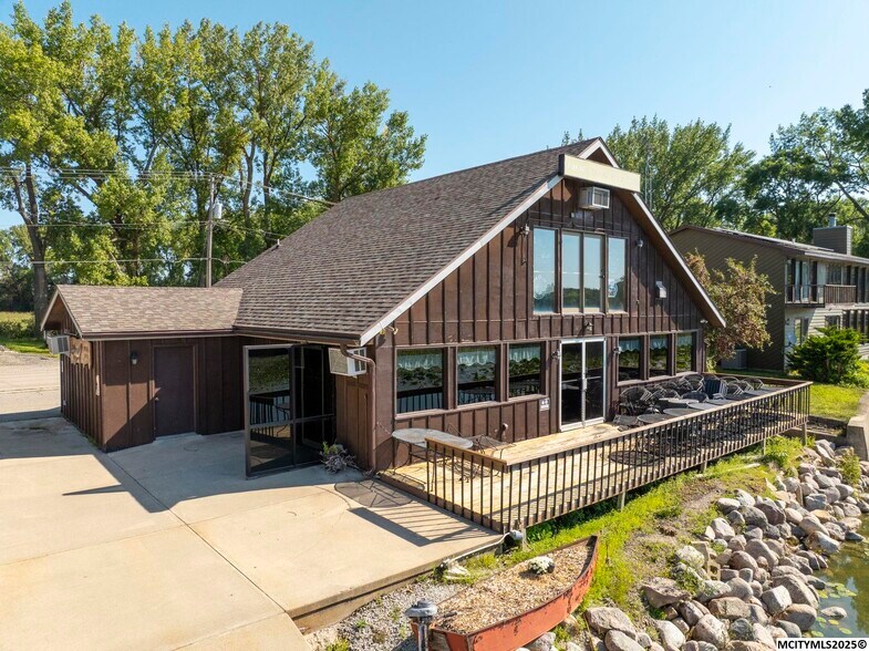 702 E Lake St, Ventura, IA à vendre - Photo de l’immeuble – Image 1 sur 15