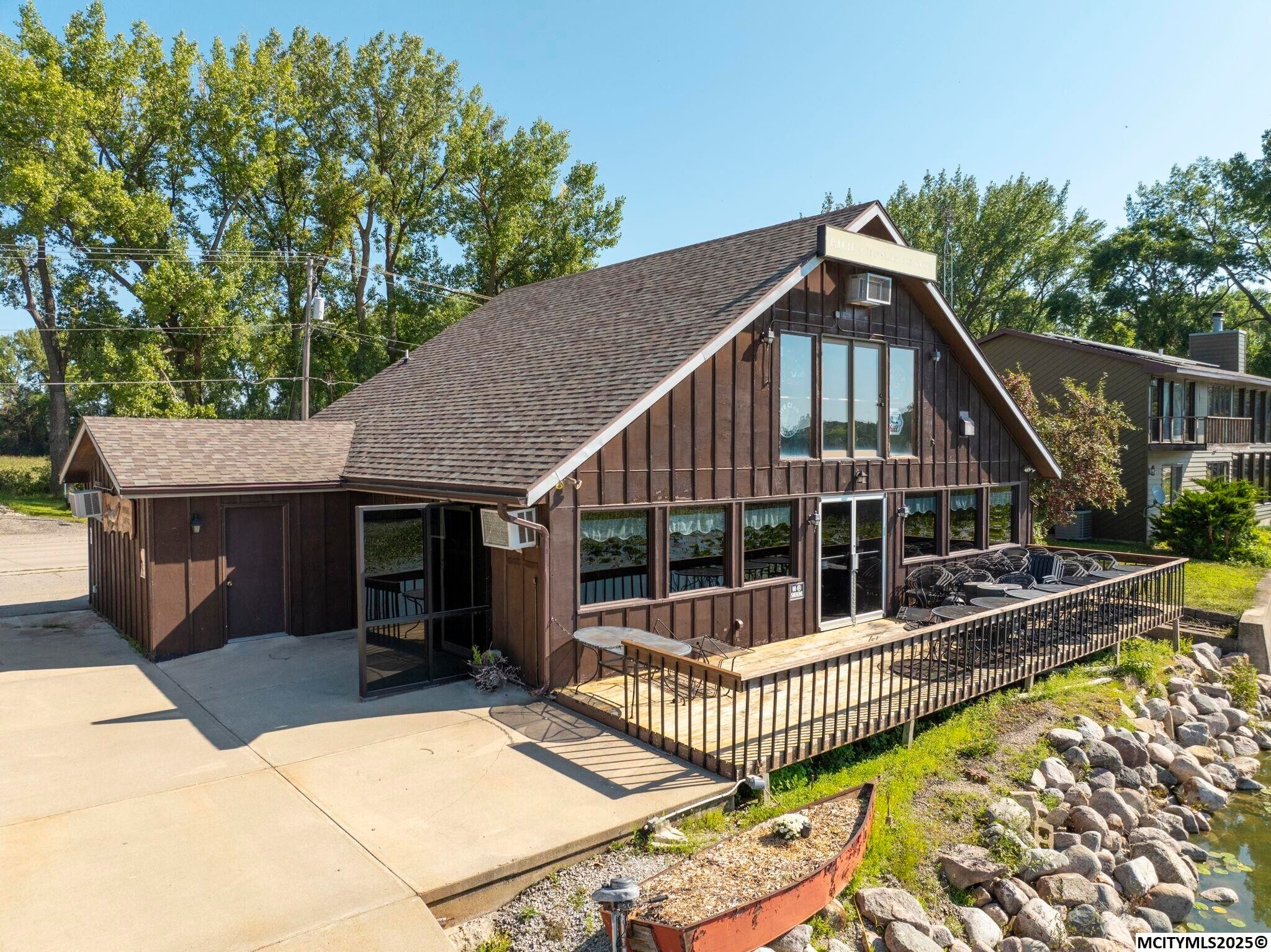 702 E Lake St, Ventura, IA à vendre Photo de l’immeuble– Image 1 sur 16