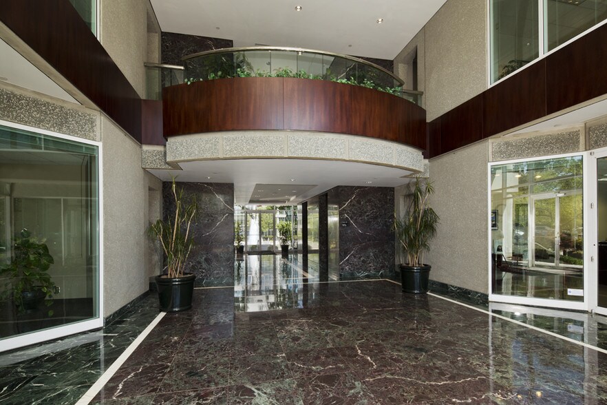 9100 Arboretum Pky, Richmond, VA à louer - Hall d’entrée – Image 3 sur 4