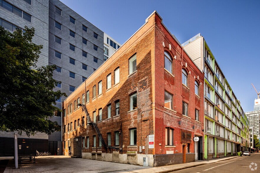 64 Rue Prince, Montréal, QC à vendre - Photo principale – Image 1 sur 4