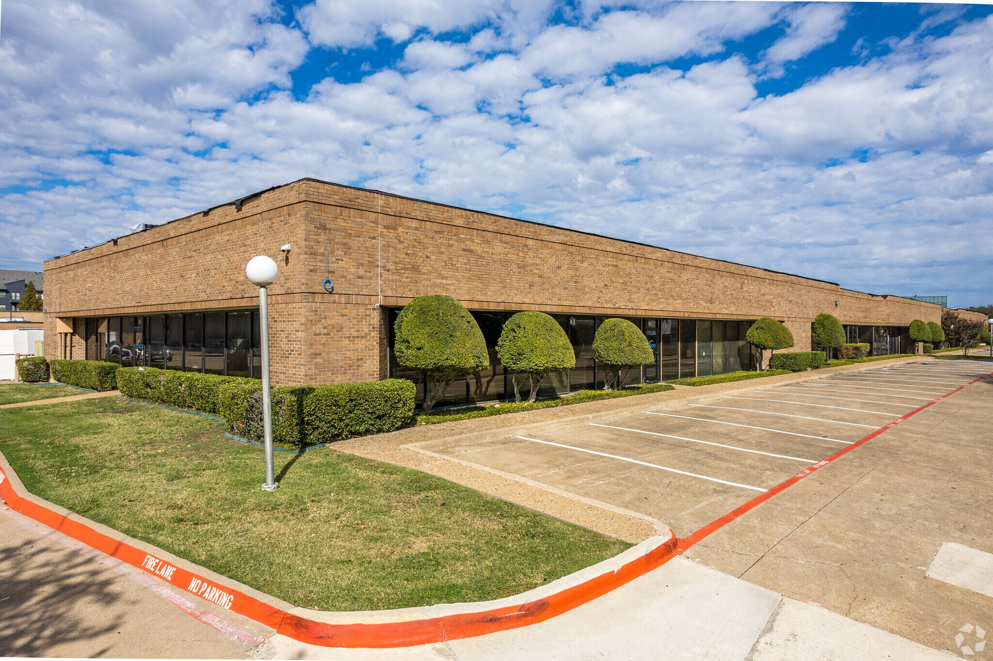 1850 N Greenville Ave, Richardson, TX à louer Photo de l’immeuble– Image 1 sur 6