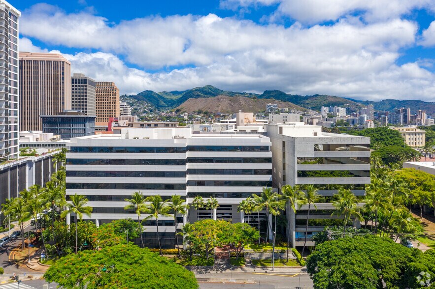 707 Richards St, Honolulu, HI à vendre - Photo de l’immeuble – Image 3 sur 9
