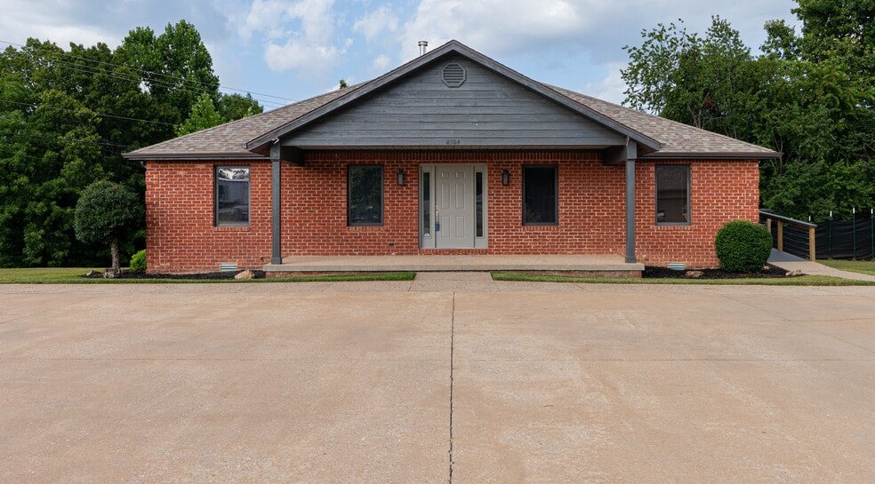 8984 S Park Rd, Rogers, AR à louer - Photo principale – Image 1 sur 28