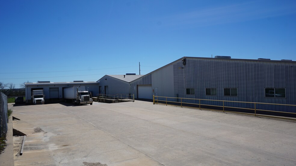 207 Allison, Taylor, TX à vendre - Photo de l’immeuble – Image 2 sur 14