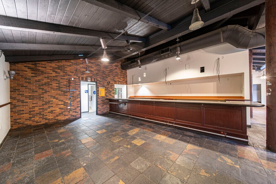 13612 Newport Ave, Tustin, CA à louer - Photo de l’immeuble – Image 2 sur 15