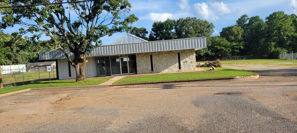 2820 E Marshall Ave, Longview, TX à louer - Photo de l’immeuble – Image 2 sur 23