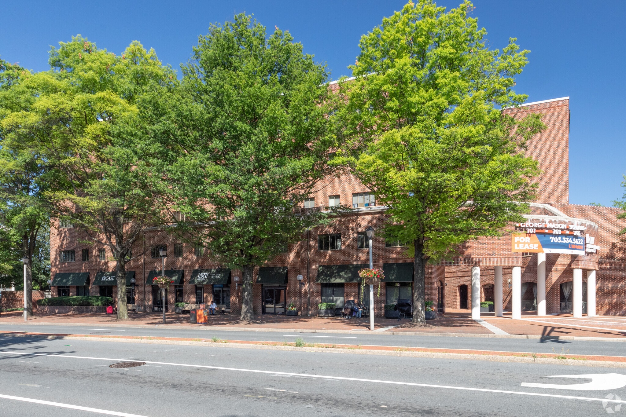 101 W Broad St, Falls Church, VA à louer Photo principale– Image 1 sur 4