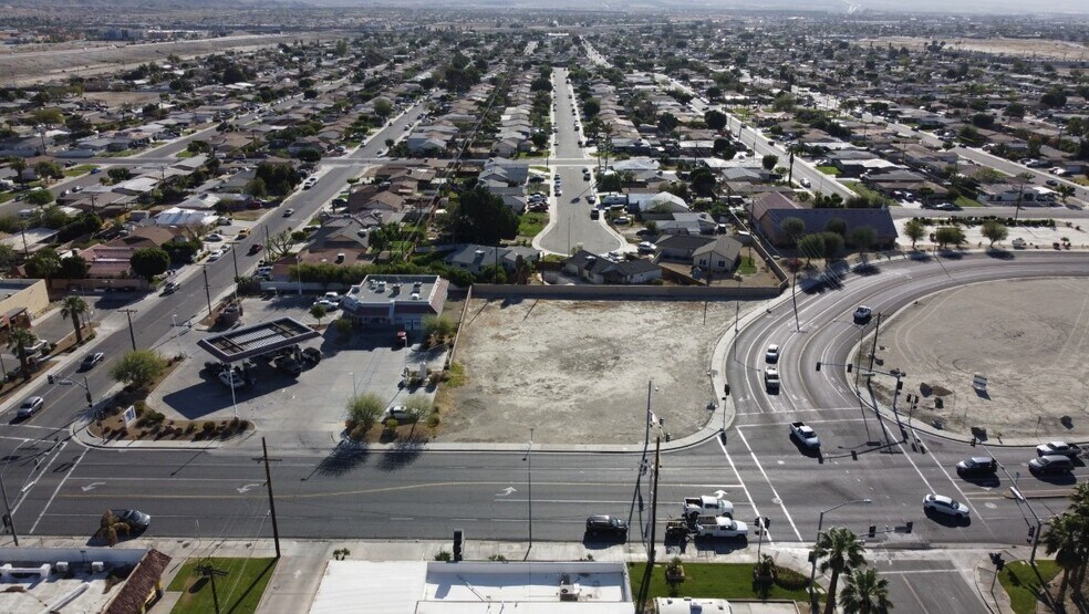 NEC Monroe Street & Avenue 44, Indio, CA à vendre - Photo principale – Image 1 sur 5