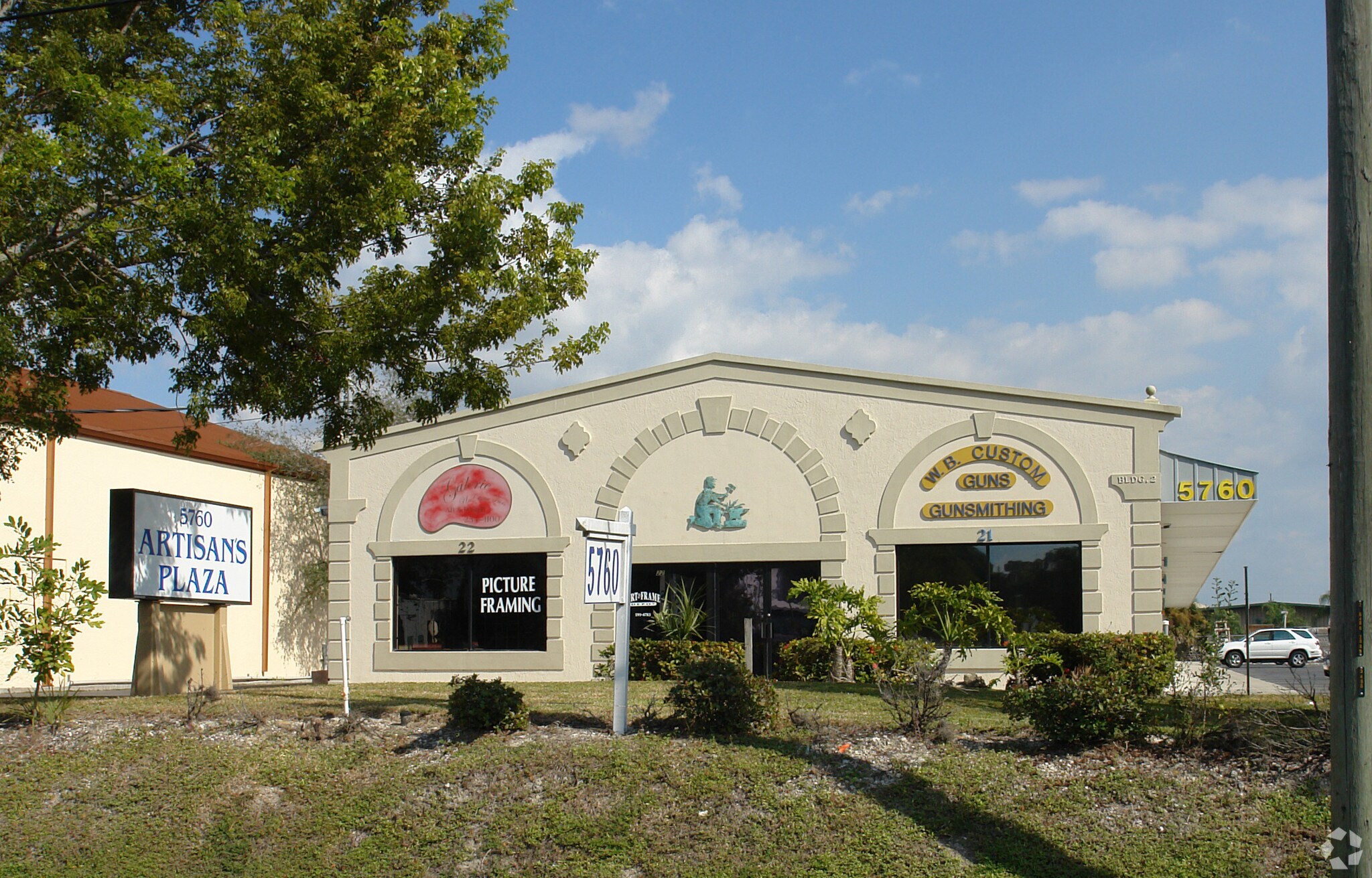 5760 Shirley St, Naples, FL à vendre Photo principale– Image 1 sur 4