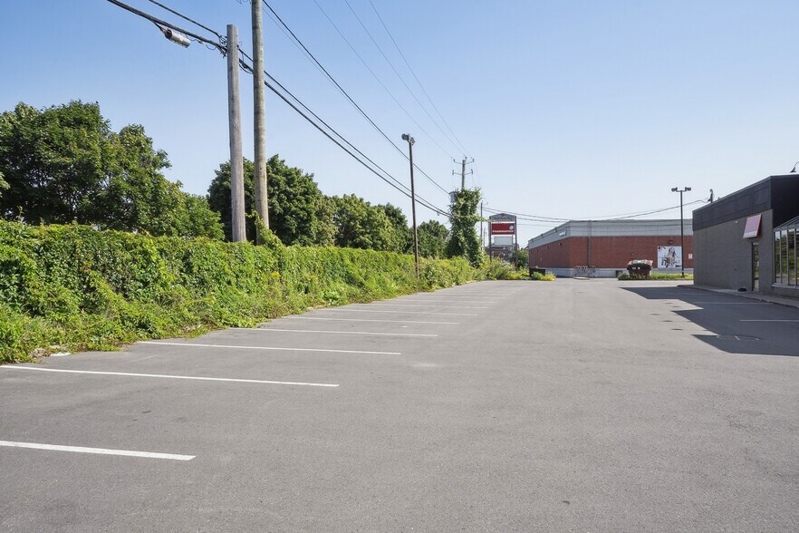 80-90 Rue Quévillon, Varennes, QC à vendre - Photo de l’immeuble – Image 3 sur 23