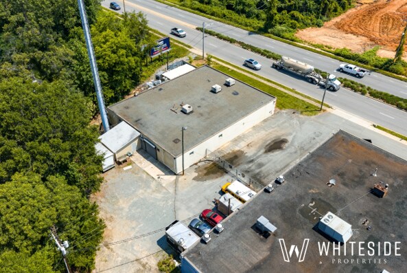4433 Brookshire Blvd, Charlotte, NC à louer - Photo de l’immeuble – Image 2 sur 3
