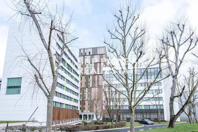 Plus de détails pour 3 Avenue Du Centre, Guyancourt - Bureau à louer