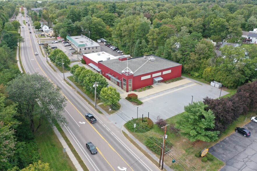 157 Pearl St, Essex Junction, VT à louer - Photo principale – Image 1 sur 3