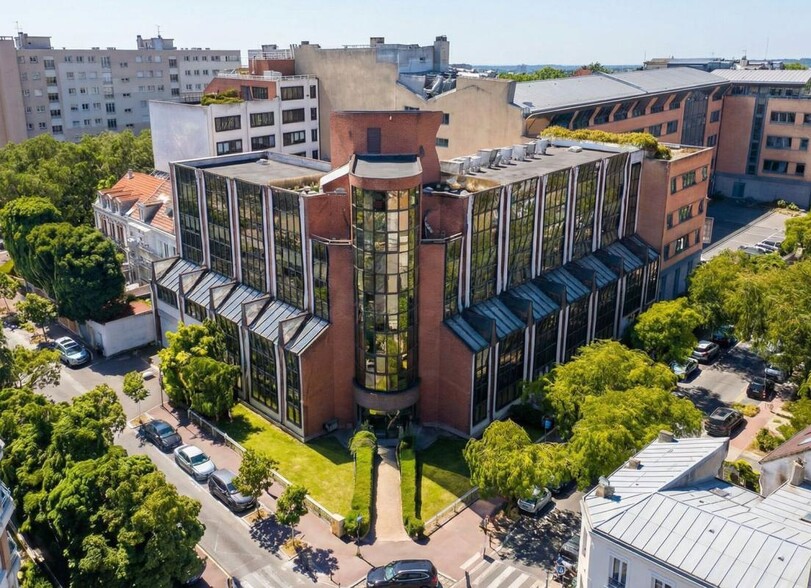 Bureau dans Suresnes à louer - Photo de l’immeuble – Image 1 sur 9