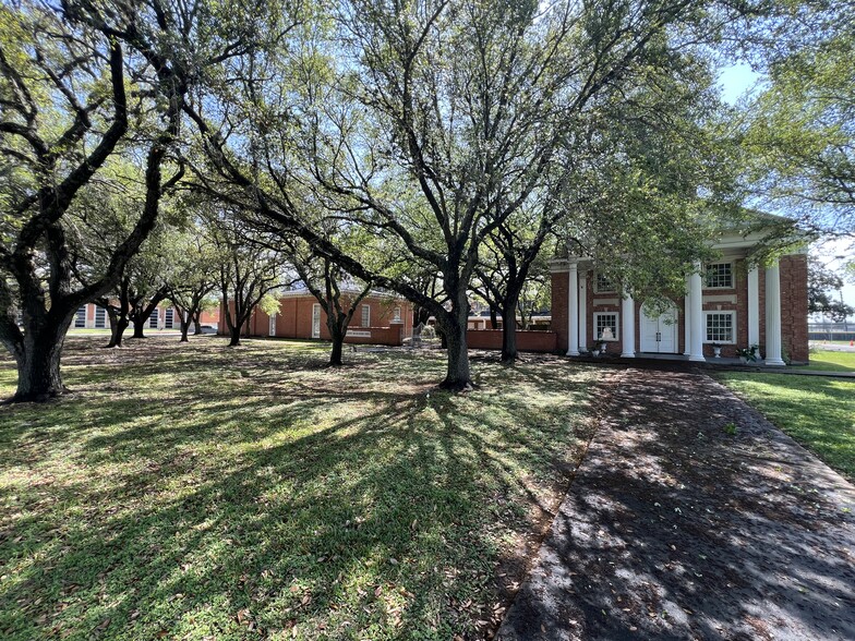 1715 Market St, Baytown, TX à vendre - Photo de l’immeuble – Image 2 sur 20
