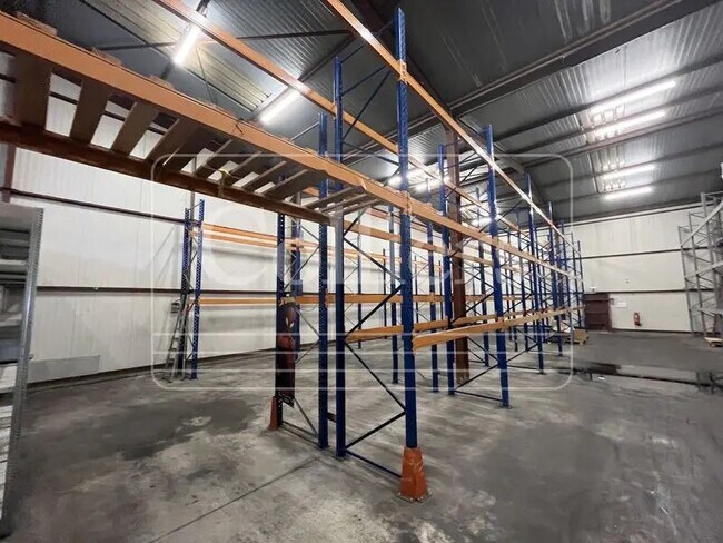 Plus de détails pour Bureau, Industriel/Logistique à louer