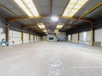 Plus de détails pour 5 Allée Des Erables, Vénissieux - Local d'activités à louer