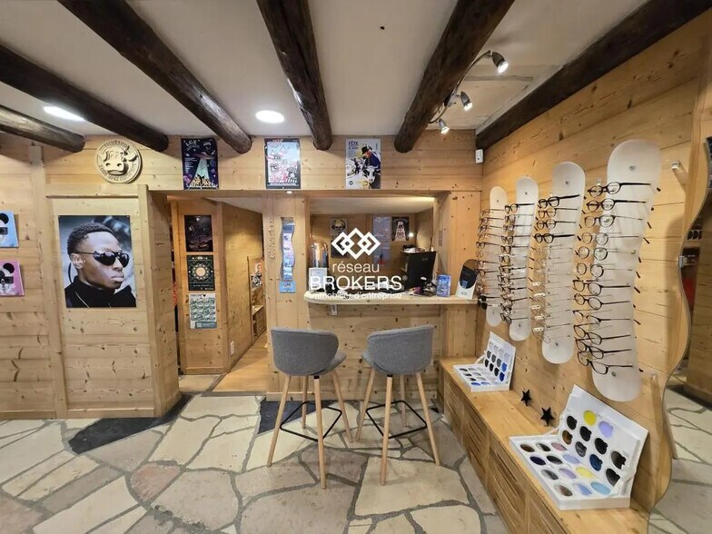 Local commercial dans La Clusaz à louer - Photo intérieure – Image 3 sur 4