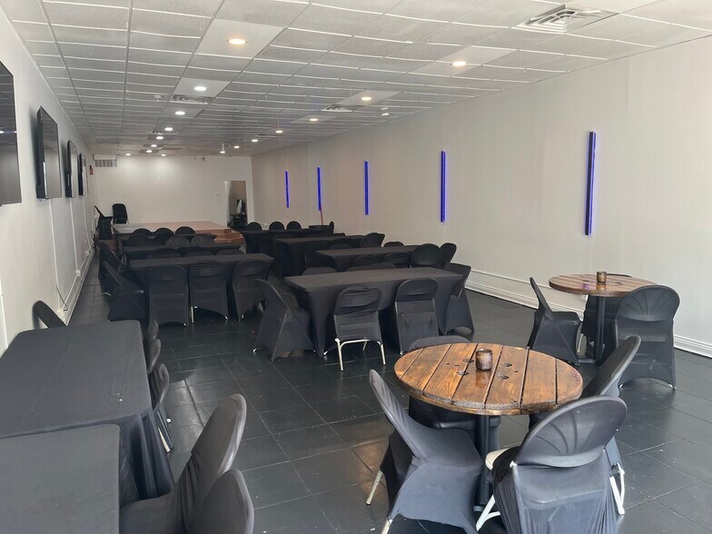 104-108 S Florissant Rd, Ferguson, MO à vendre - Photo de l’immeuble – Image 2 sur 14