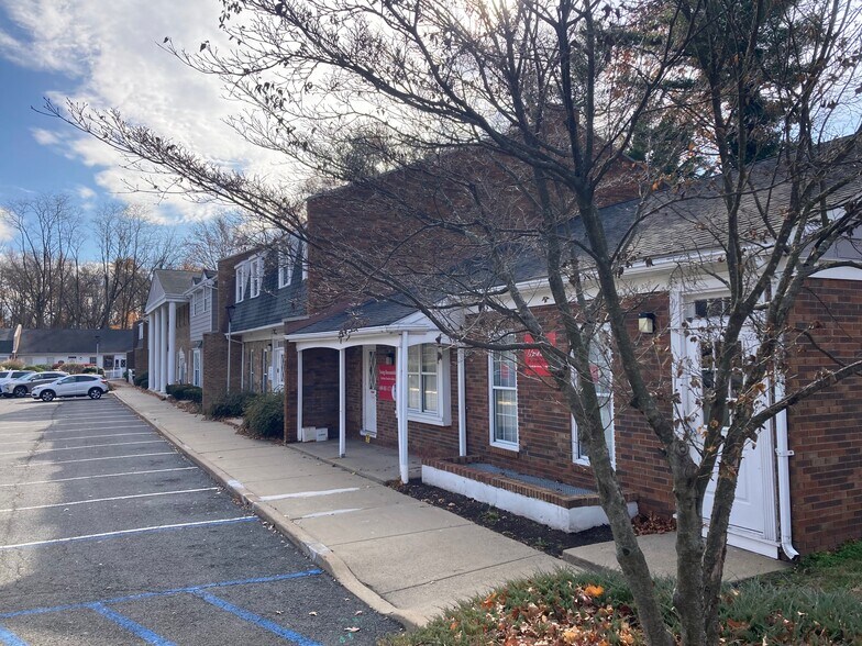 1901 N Olden Ave, Ewing, NJ à louer - Photo de l’immeuble – Image 2 sur 7