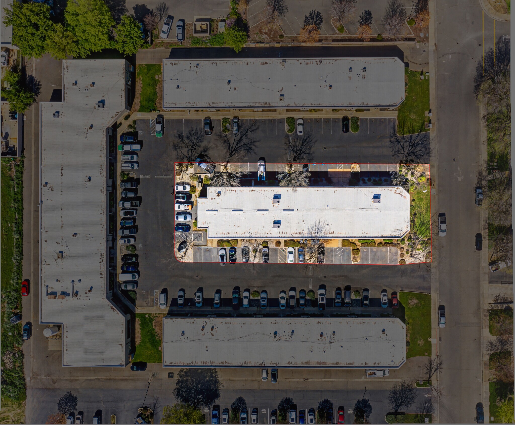 990 Klamath Ln, Yuba City, CA à louer Photo principale– Image 1 sur 7