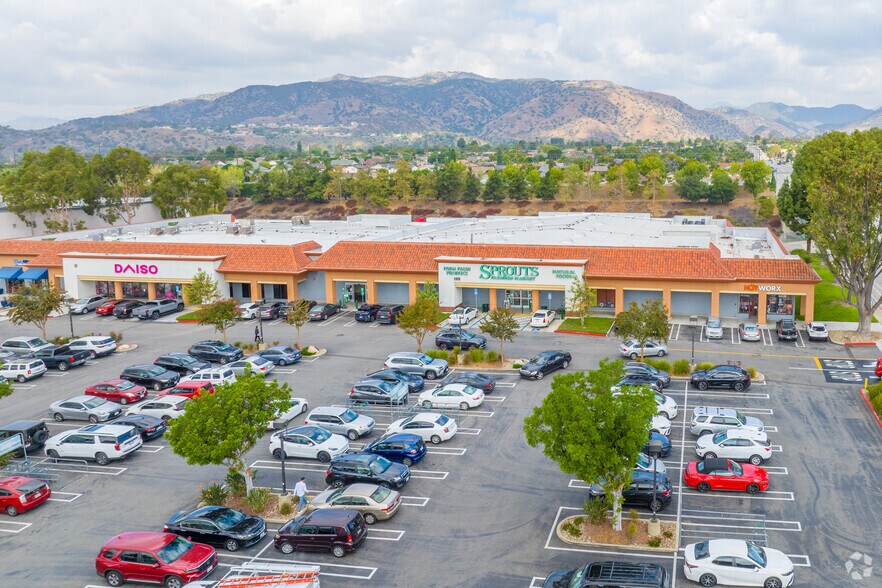 1365-1395 Foothill Blvd, La Verne, CA à vendre - Photo de l’immeuble – Image 3 sur 8