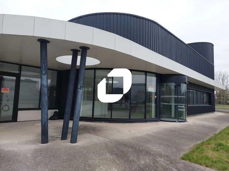 8 Rue Du Maréchal De Lattre De Tassigny, Élancourt à louer - Photo de l’immeuble – Image 2 sur 12