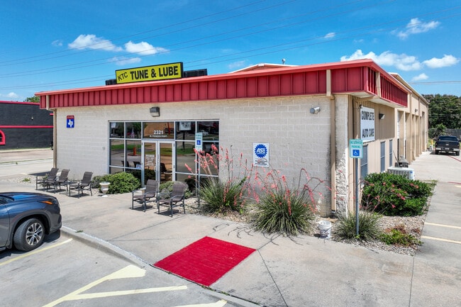 Plus de détails pour 2321 W Pioneer Pky, Pantego, TX - Industriel/Logistique à vendre