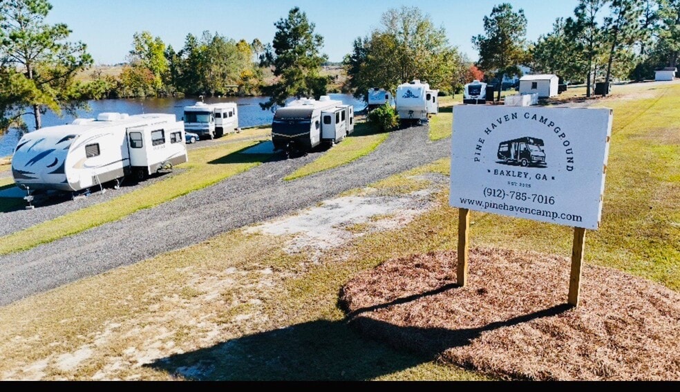 7512 Hatch Pkwy N, Baxley, GA à vendre - Aérien – Image 1 sur 4