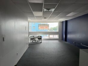 9703 Sutphin Blvd, Jamaica, NY à louer Photo intérieure– Image 1 sur 1