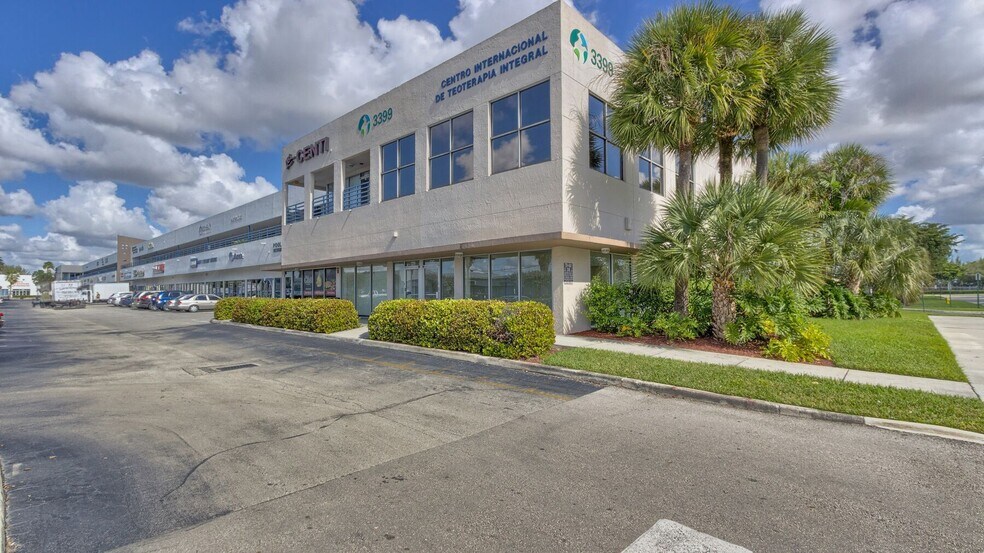 3399 NW 72nd Ave, Miami, FL à louer - Photo de l’immeuble – Image 1 sur 1