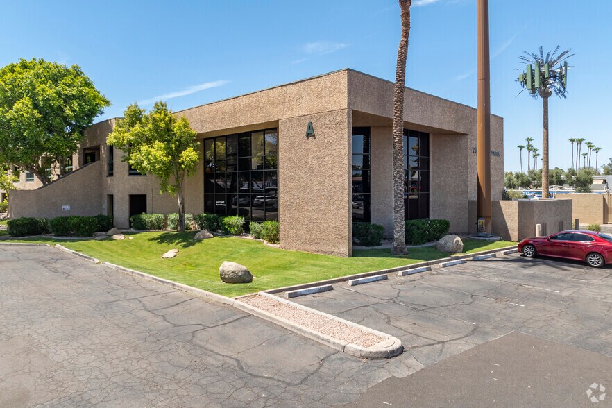 1930 S Alma School Rd, Mesa, AZ à louer - Photo de l’immeuble – Image 2 sur 6