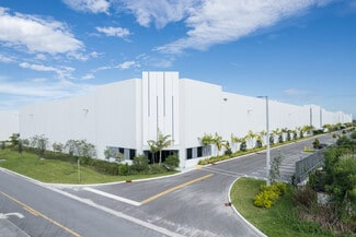 Plus de détails pour 10702 NW 147 St, Hialeah Gardens, FL - Industriel/Logistique à louer