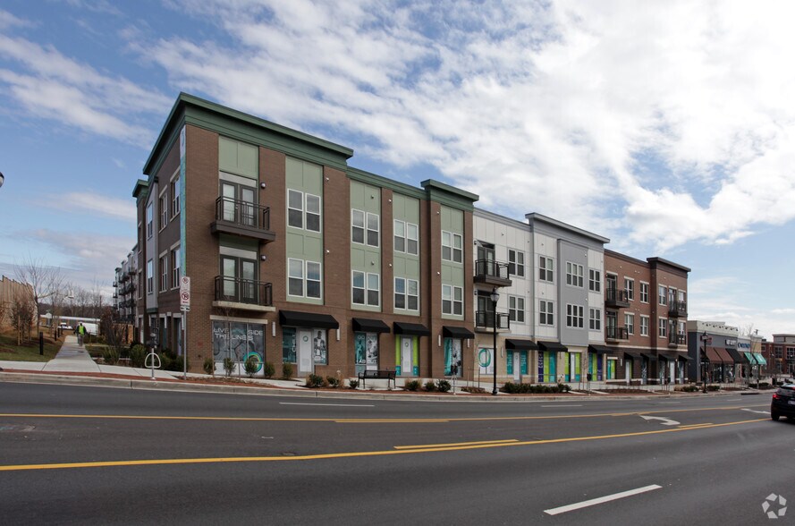 5501 45th Ave, Hyattsville, MD à louer - Photo de l’immeuble – Image 2 sur 63