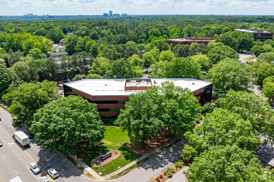 6131 Falls of Neuse Rd, Raleigh, NC à louer - Aérien – Image 3 sur 23