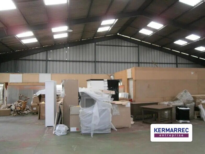 Industriel/Logistique dans Vezin-le-Coquet à louer - Photo de l’immeuble – Image 3 sur 3