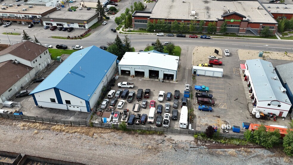 50 Railway St E, Cochrane, AB à vendre - Photo de l’immeuble – Image 2 sur 17