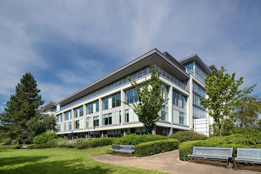 1 Midsummer Blvd, Milton Keynes à louer - Photo de l’immeuble – Image 3 sur 23