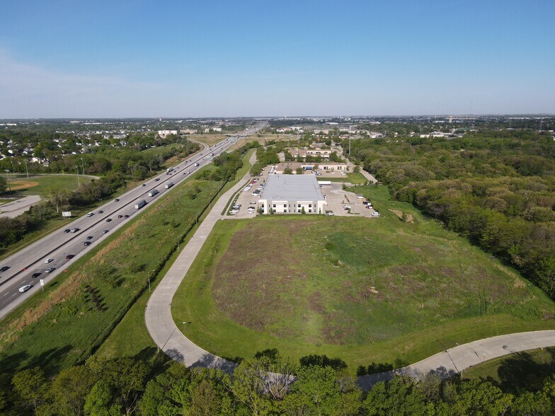 7801 Birchwood Ct, Johnston, IA à louer - Photo de l’immeuble – Image 3 sur 3