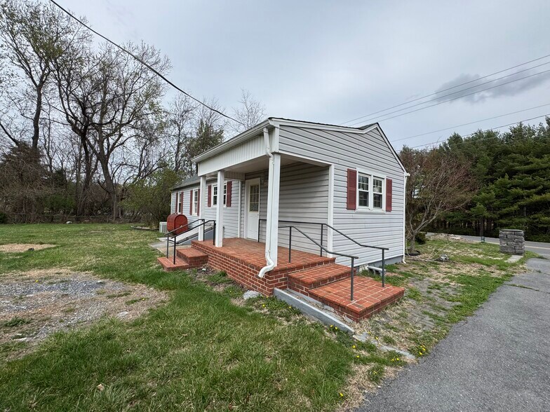 1932 Spring Hill Rd, Staunton, VA à vendre - Photo de l’immeuble – Image 3 sur 22