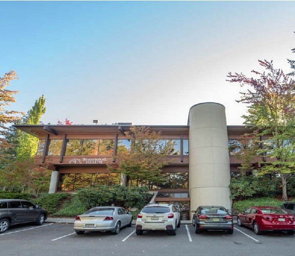 1800 112th Ave NE, Bellevue, WA à louer - Photo de l’immeuble – Image 3 sur 4
