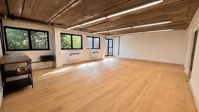 18 Victoria Park Sq, Londres à louer Photo intérieure– Image 2 sur 4