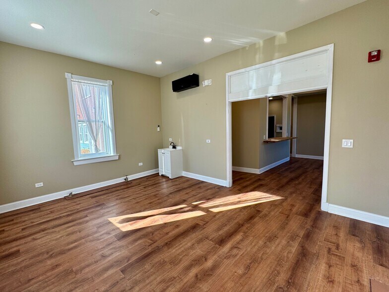 111 W Madison St, Yorkville, IL à louer - Photo de l’immeuble – Image 2 sur 7