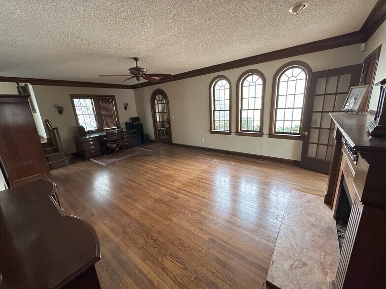 2405 Broadway St, Lubbock, TX à vendre - Photo de l’immeuble – Image 3 sur 18