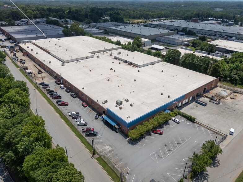 3200 Lakewood Ave, East Point, GA à louer - Photo principale – Image 1 sur 4
