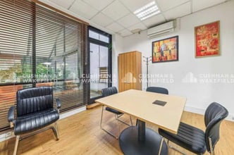 50 Boulevard Georges Clémenceau, Courbevoie à louer Photo intérieure– Image 2 sur 16